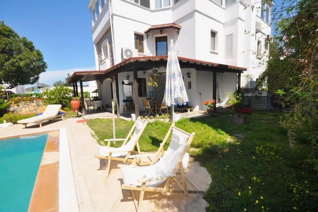 Bodrum Merkezde Muestakil Havuzlu Villa