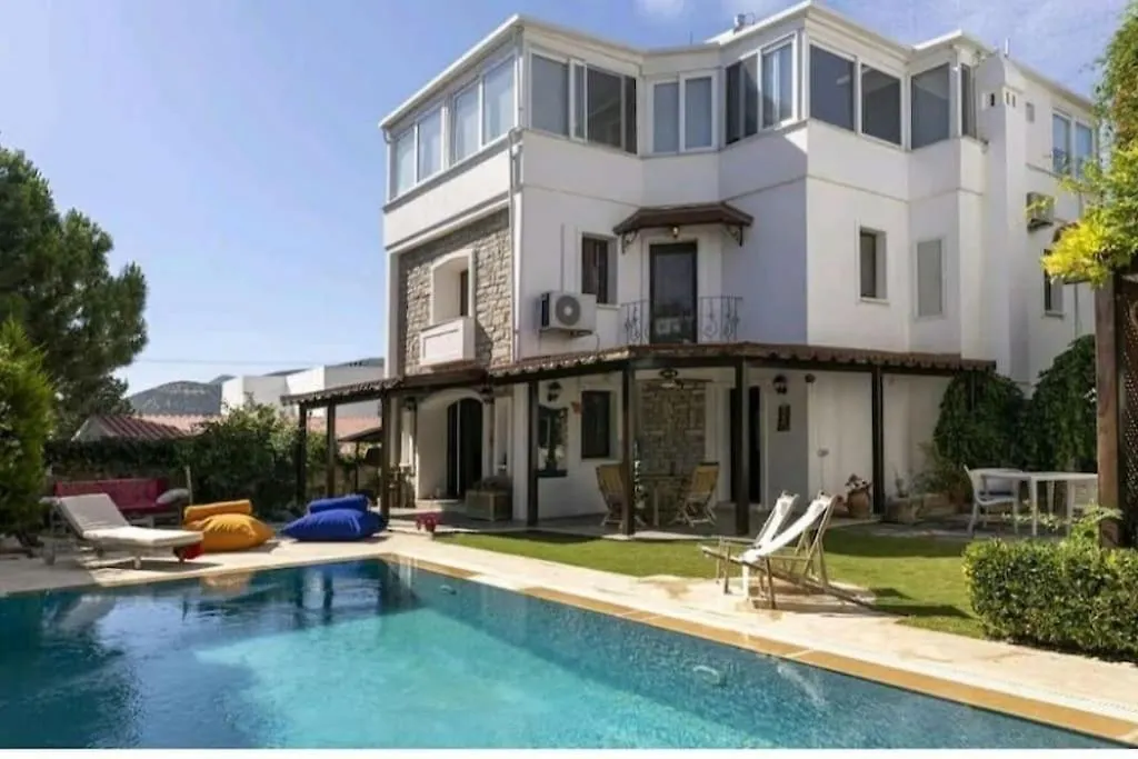 Bodrum Merkezde Muestakil Havuzlu Villa