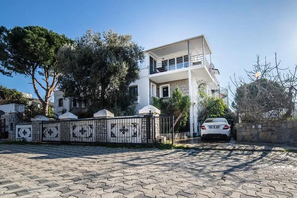 Bodrum Merkezde Muestakil Havuzlu Villa